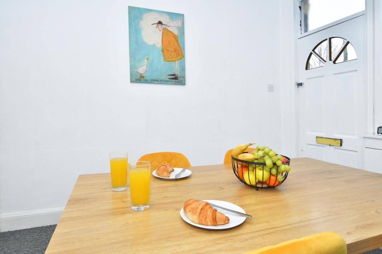 The Yellow Door By Avenew Management Serviced Accommodation Stoke-on-Trent Dış mekan fotoğraf