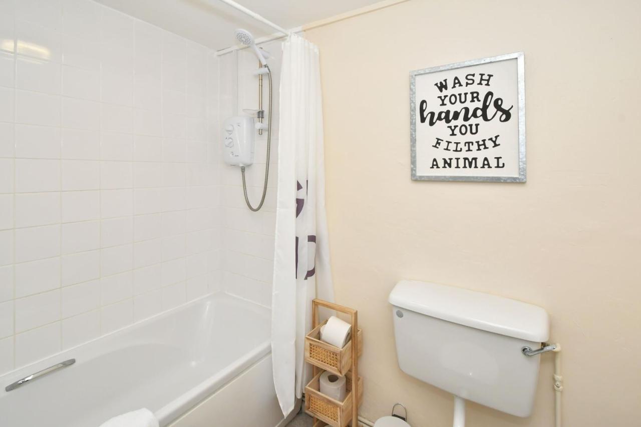 The Yellow Door By Avenew Management Serviced Accommodation Stoke-on-Trent Dış mekan fotoğraf