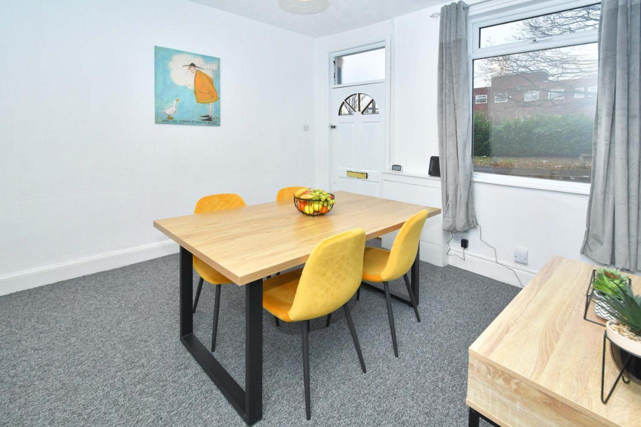 The Yellow Door By Avenew Management Serviced Accommodation Stoke-on-Trent Dış mekan fotoğraf