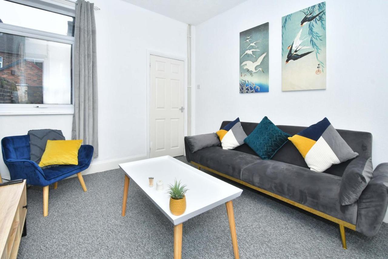 The Yellow Door By Avenew Management Serviced Accommodation Stoke-on-Trent Dış mekan fotoğraf