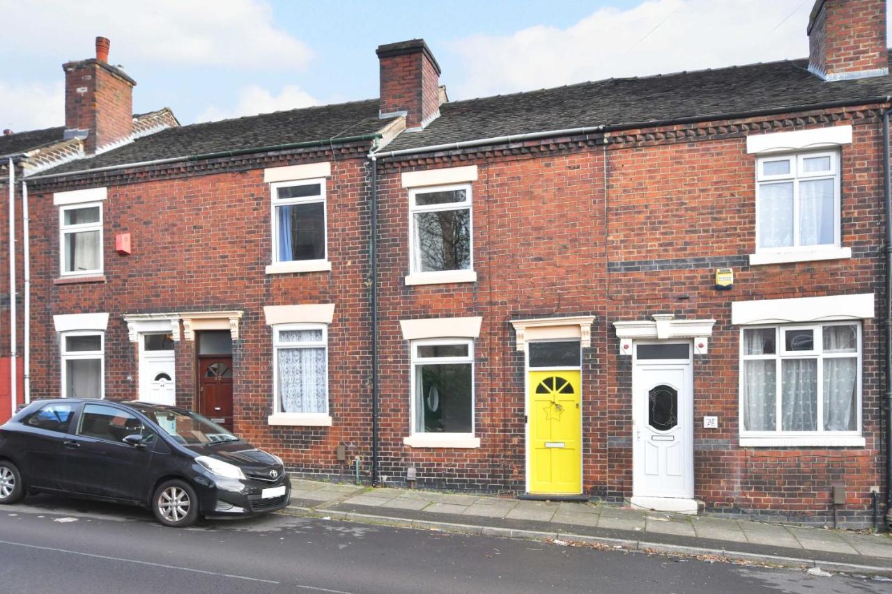 The Yellow Door By Avenew Management Serviced Accommodation Stoke-on-Trent Dış mekan fotoğraf